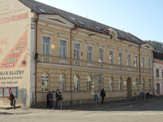 Vyhlašovatel: Ministerstvo školství, mládeže a tělovýchovy ČR Karmelitská 7, 118 12 Praha 1 Organizátor: Základní umělecká škola Letovice, okres Blansko Masarykovo nám.