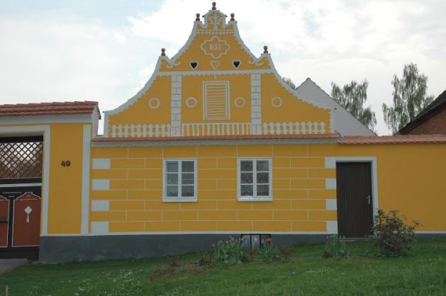 MIKROREGION VLTAVOTÝNSKO 3 STRUČNÝ POPIS ÚZEMÍ Mikroregion Vltavotýnsko se rozkládá v severní části okresu České Budějovice, sousedí s okresy Písek a Tábor (obec Čenkov u Bechyně spadá pod okres