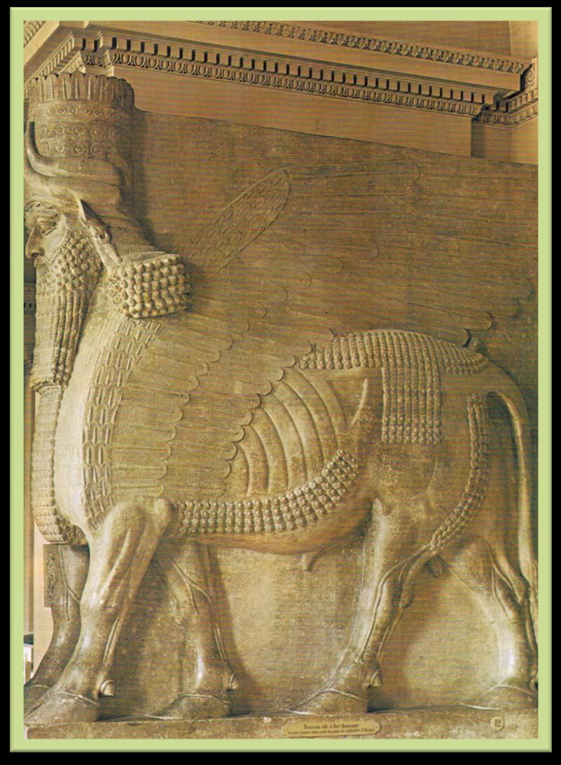 Býk s lidskou hlavou z brány paláce v Chórsábádu strážný duch paláce na hlavě válcová tiára
