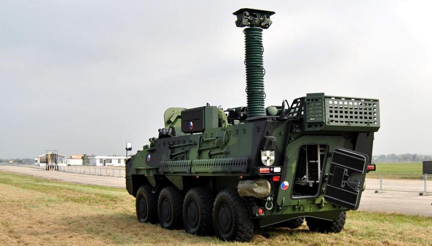HLAVNÍ KOMPONENTY VOZIDLA Pohonná jednotka - jeden komplet - POWERPACK Motor Cummins (6 válců, 455 HP, 8900 ccm, max. 2200 ot./min.