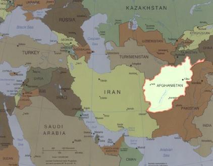 Hranice: - Irán: 936 km - Turkmenistán: 744 km - Uzbekistán: 137 km - Tádţikistán: 1206 km -