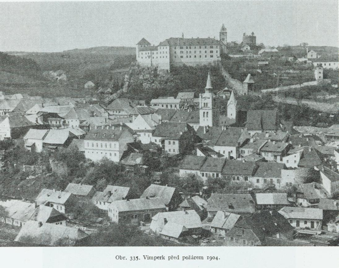 Přílohy Foto 1: Pohled na zámek Vimperk s městem, před poţárem roku