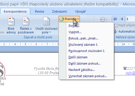 automatický text s názvem ObálkyExtra1. Do hlavního dokumentu se kromě slučovacích polí dají vložit i další pole pro nějakou parametrizaci hromadné korespondence.