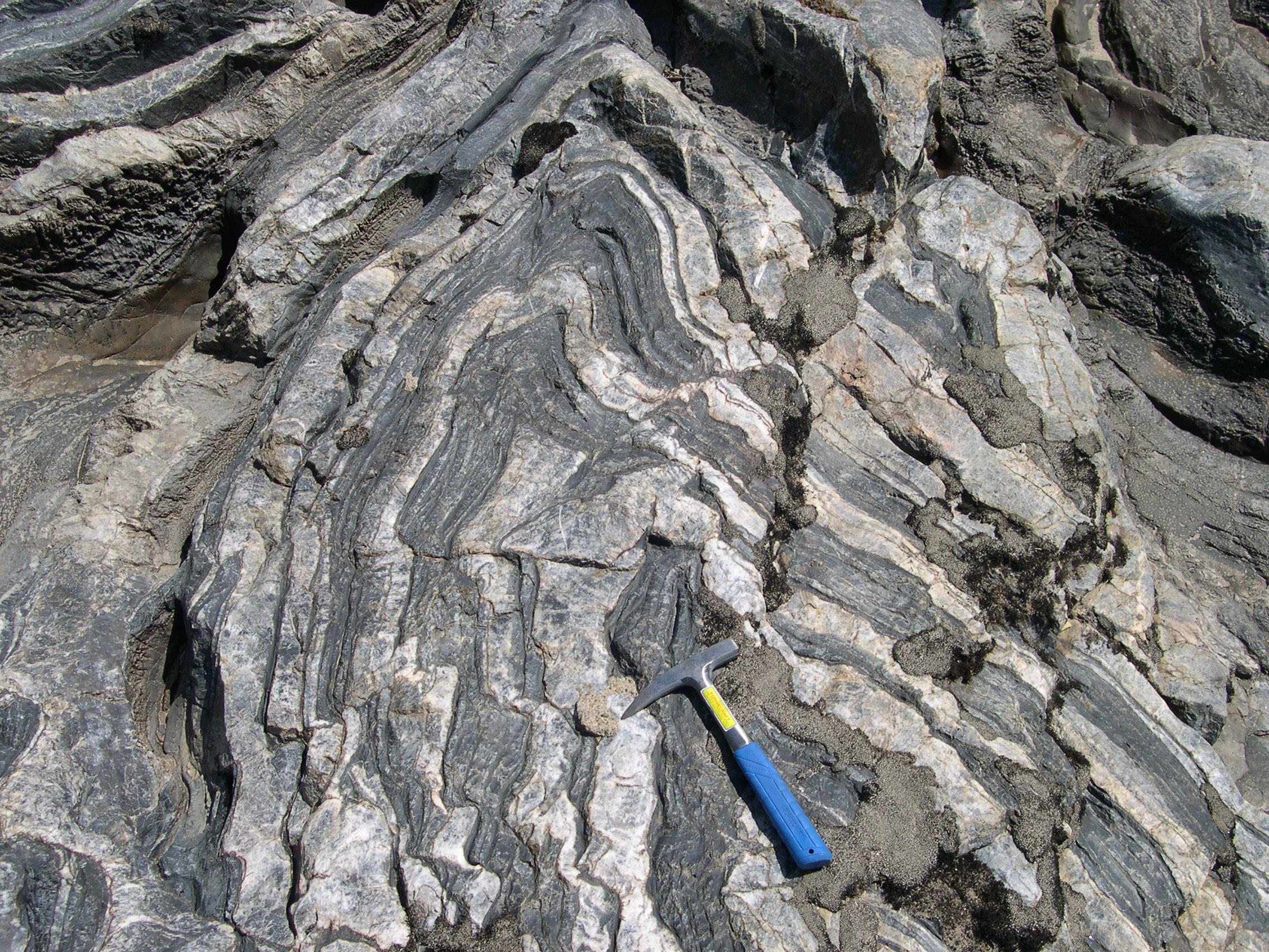 Úvod do praktické geologie I Hlavní cíle a tematické okruhy Určování hlavních horninotvorných minerálů a nejběžnějších typů hornin Pochopení geologických procesů,