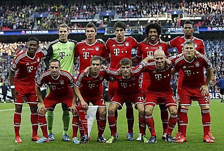 Rozvoj Bayernu přerušil příchod Hitlerova režimu. Prezident a trenér, kteří byli židovského původu, museli opustit Německo. V příštích letech se Bayernu přezdívalo Klub Žida.