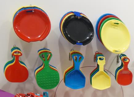 3 Zima věšáky na produkty Materiál: kov Počet: 3 ks Počet výrobků na 1