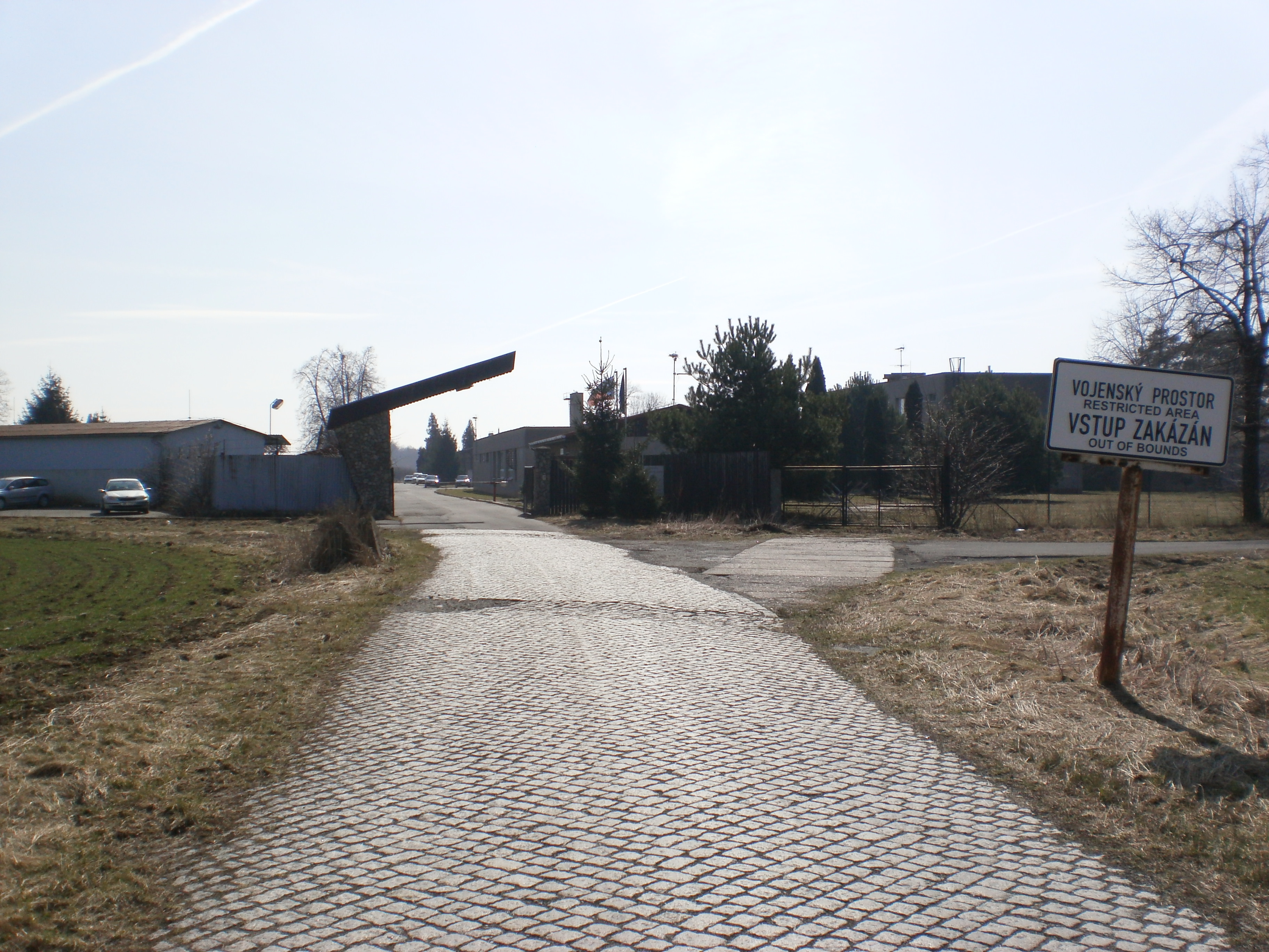 Vzdálenost od VLC a TKD je přibližně 4 km, přičemž ale záleží na umístění vstupu do komplexu logistického centra s terminálem kombinované dopravy.