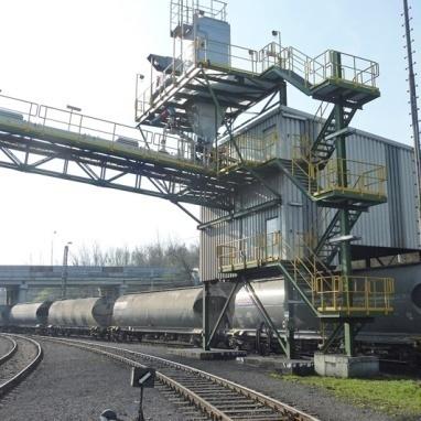 Přehled produktů a komodit (4) Pevná paliva Černouhelný multiprach Samostatně nebo prostřednictvím dceřiné společnosti zajišťujeme zdroje paliv z oblasti střední Evropy, USA,