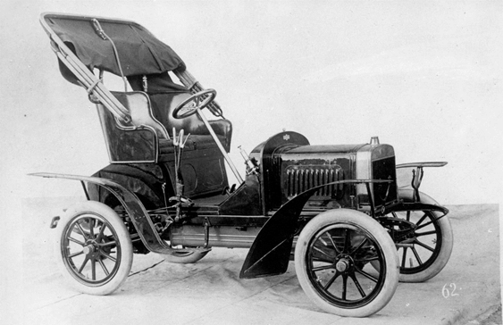 KAPITOLA 5. SPOLEČNOST ŠKODA AUTO A.S. 38 i nákladních automobilů. Ovšem k dalšímu rozvoji a rozšíření je třeba nelézt silného partnera a tak dochází ke spojení s průmyslovou společností Škoda.
