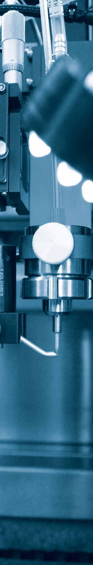 Depozice materiálů V oblasti depozice materiálů je pracoviště vybaveno kromě standardních laboratorních technik spin coating a dip coating i průmyslovými depozičními zařízeními Aerosol Jet Printing,