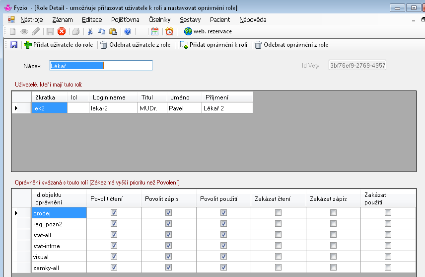 Po přepnutí na záložku Role, vybereme roli, kterou chceme pacientovi přiřadit a klikneme na tlačítko Přiřazení uživatelů a oprávnění do role.