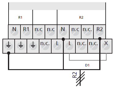 Potenciální-volný výstup přes elektromechanické relé, Klema D1 musí být odstraněna! NEBEZPEČÍ Riziko smrti elektrickým proudem!