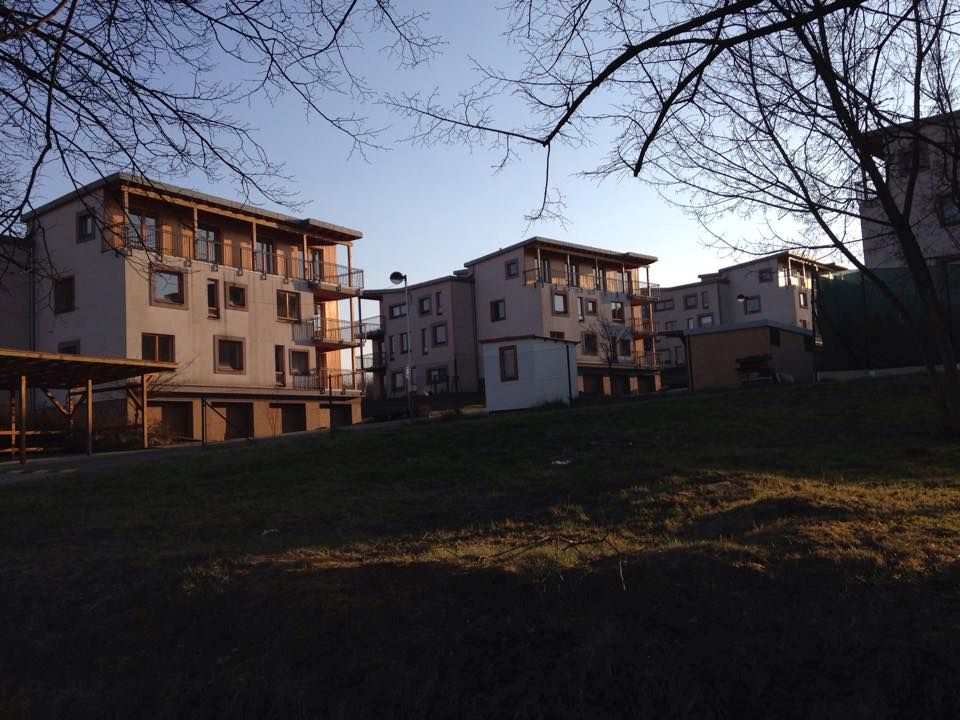 Nové byty Ostrava Nové byty Ostrava se nacházejí v Ostravě- Heřmanicicích. Tvoří jej patnáct bytových domů, ve kterých je celkem 132 bytů. Byly dostavěny v roce 2009.