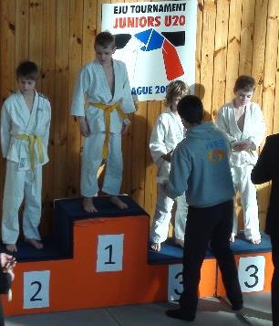 Lektor:Judo klub Kyklop - ve školním roce 2013/14 přebral naše mladé judisty Judo klub Kyklop v čele s profesionální trenérkou Alenou Marichovou.