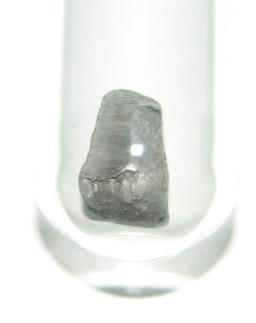 Thalium Tl (lat. Thallium, řec. thallos zelená ratolest, podle jasně zelené spektr.