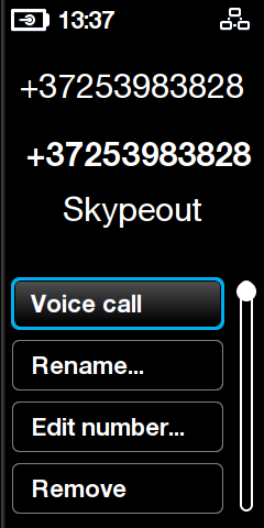 K dispozici jsou možnosti: Video call (Videovolání), Voice call (Hlasové volání) nebo Send voicemail (Zaslat hlasovou poštu) kontaktu.