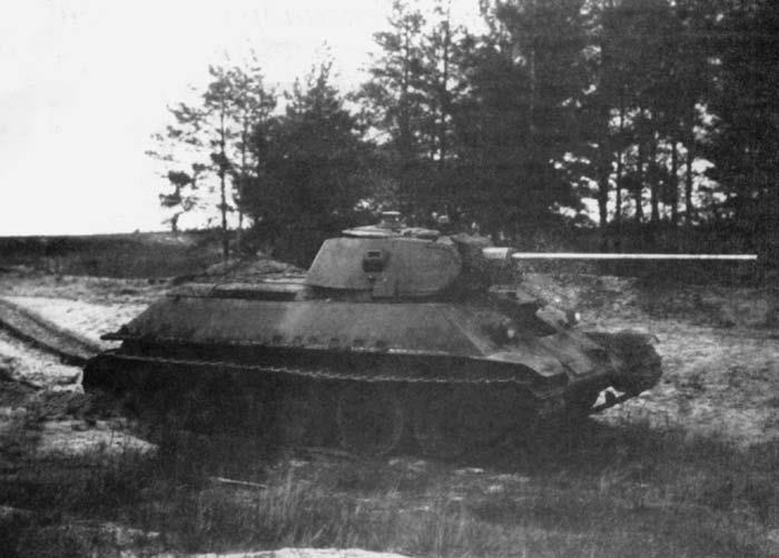 T-34-57 na střelnici v Sofrinsky, červenec