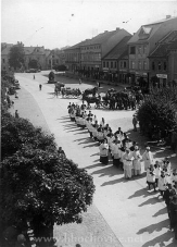 1906, kdy byla tato žádost definitivně zamítnuta. Ve dnech 17 24.března roku 1905 se v Libochovicích na nařízení biskupa Schöbla konaly misie s jezuity Jemelkou a Reyzkem.