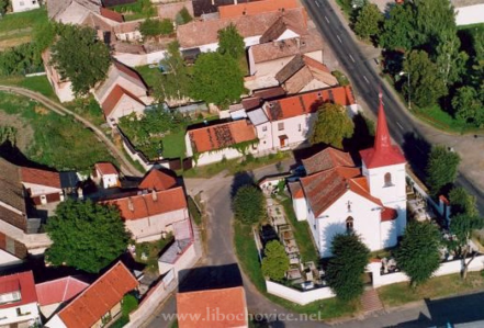 Elektrozvon z Olomouce, instalaci a uvedení do provozu provedl p.v.česal, místní rodák, spolu se svým bratrem P.Česalem, vše jako sponzorský dar.