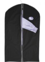 sportovní batoh, přední kapsa na zip s vnitřní organizací s vnější gumičkou, dvě boční kapsy ze síťky; zapínání zip; nastavitelné ramenní popruhy, rozměr 30 x 37 x 15,5 cm, materiál 600D polyester a