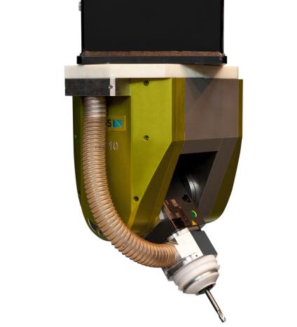 Obrábění kompozitů Pro obrábění kompozitních materiálů je možné stroj s hlavou HS 710 vybavit integrovaným odsáváním AET přímo z místa řezu.