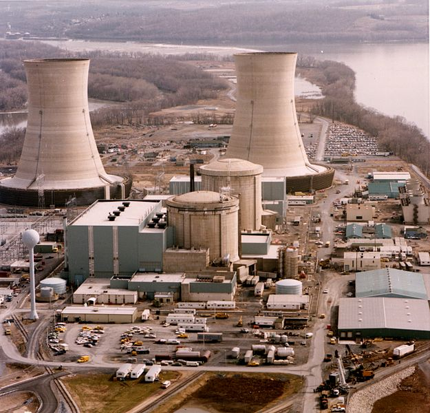 Princip fungování jaderné elektrárny: Jaderná elektrárna jaderné elektrárny fungují podobně jako elektrárny tepelné, rozdíl oproti tepelné elektrárně je v tom, že místo parního kotle má jaderný