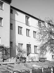 Provozní zisk vzrostl o 11 % na 4,62 miliardy korun. Čistý zisk po zdanění za účetní období vzrostl o 15 % a dosáhl 3,38 miliardy korun. Finanční rok končící 31.