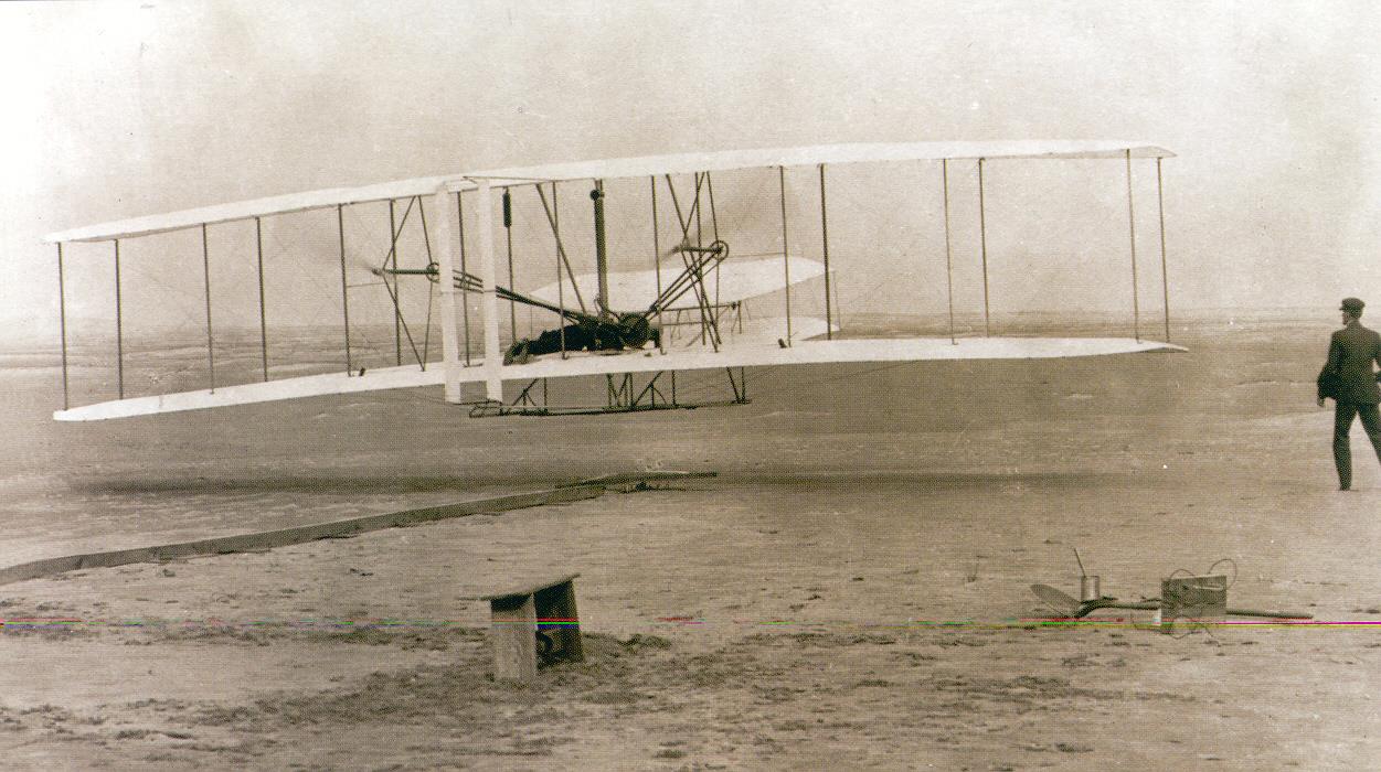 9. Poznámky k historii 17. prosince 1903, 10:35 hod - USA Letoun Flyer 1 poháněný pístovým spalovacím motorem, ležatým čtyřdobým zážehovým čtyřválcem o obsahu válců 3.