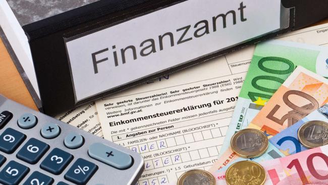 Souhrn ročních příjmů a odvedených