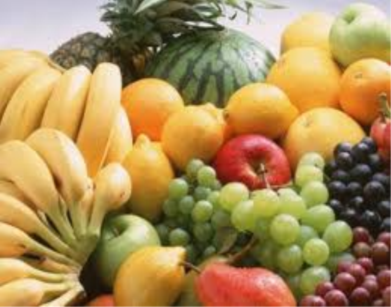 Ovoce Jako ovoce označujeme zpravidla sladké jedlé plody. Ovoce je velmi významným zdrojem vitamínů. Hlavní složkou ovoce je voda a sacharidy (cukry).