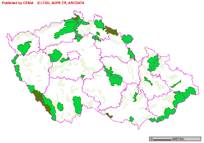 Velkoplošná ZCHÚ v ČR 25 CHKO 4 národní parky