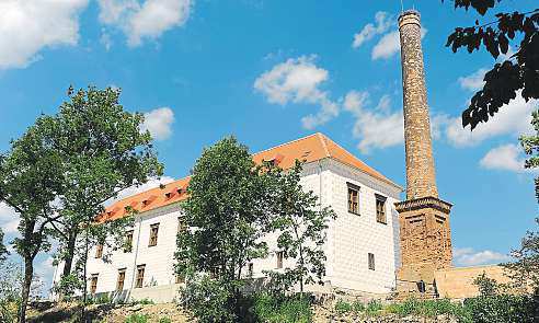 2 13. června 2014 Třebíčsko GLOSA Umění mládnout díky kmetům Město ožijebarchanem Tomáš Blažek, redaktor 5plus2 Co je staré, je krásné. Atovždy.