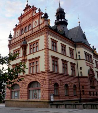 8. 12. 7. 2013 5. 9. 8. 2013 LETNÍ PŘÍMĚSTSKÝ TÁBOR V MUZEU Regionální muzeum v Chrudimi pořádá již tradiční letní příměstský tábor pro děti ve věku 7-11 let.