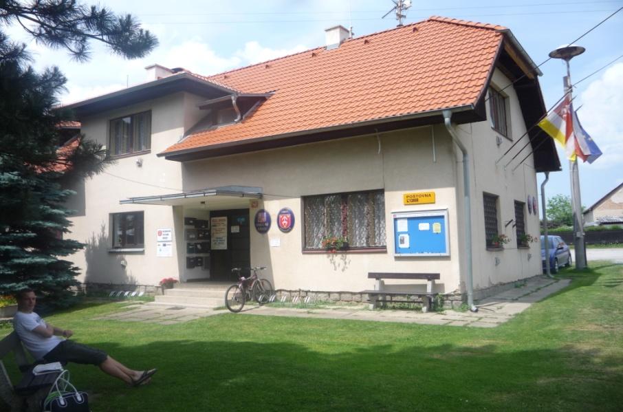 vydávání příleţitostných broţurek, na jejichţ stránkách jsou mnoha způsoby vyjádřeny zajímavosti a motivy charakterizující obec a její vztah k Josefu Ladovi (publikace připravuje dr.r.khel, CSc.