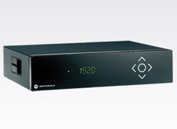 2 Set-top-box Set-top-box je zařízení, které se připojí mezi sít ový kabel a televizní přijímač (ukázka možného vzhledu je na obrázcích 1.4 a 1.5).
