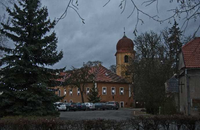 INFORMAČNÍ LIST ZASTUPITELSTVA MĚSTYSE PANENSKÝ TÝNEC Pro občany městyse výtisk zdarma Prosinec 2014 Slovo starosty Vážení spoluobčané, sousedky a sousedé, je pro mne velkou ctí, že Vás mohu oslovit