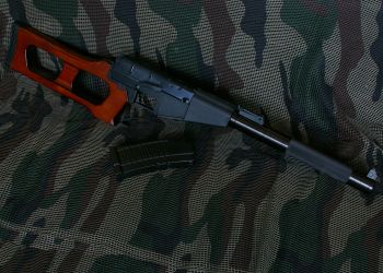 Cybergun KA WT-11 (VSS Vintorez) Na konci 80. let představuje Ústřední vědecko-technický ústav přesného strojírenství novou odstřelovací pušku s integrovaným tlumičem.