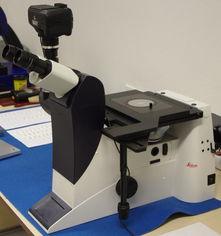 Helado XJP-6A Inverzní metalografický stolní mikroskop pro měření a sledování povrchů a studium materiálů. Pracovní plocha: 180 x 155 mm Max.