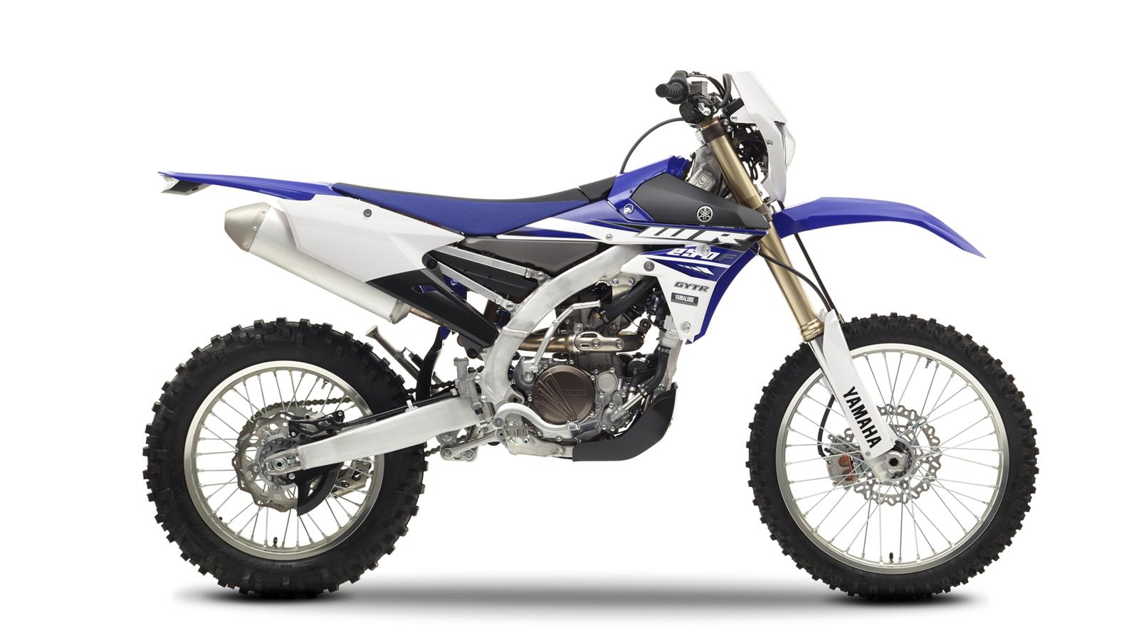 Zpět do čela Více než 40 let stála společnost Yamaha v čele konstruktérů off-roadových motocyklů. Nyní se chystáme pozoruhodným novým modelem otevřít novou kapitolu ve třídě enduro.