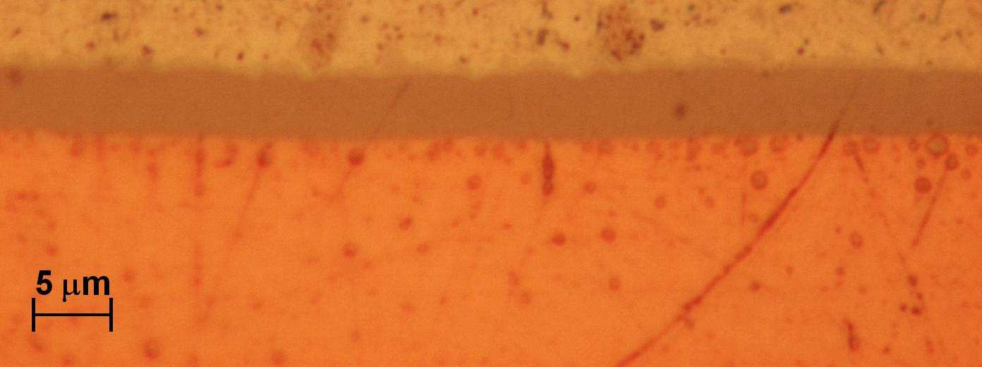 průměru 0,76 mm - zvětšeno 1000x Izotermální stárnutí je typ zrychlené zkoušky s konstantním zatížením. Používá se pro 2.6.6 Vliv IMC vrstvy na vodivost pájeného spoje Jak již bylo řečeno výše vznik intermetalické vrstvy je pro kvalitní pájený spoj nutný.