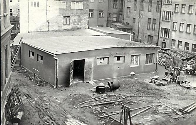 roku 1974, pak byla přestěhována do Poruby. Významným iniciátorem při návrhu a realizaci zařízení byl prof. Ing. Jaroslav Janalík, CSc.