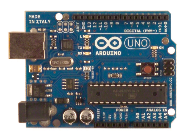 Obrázek 2.1: Arduino UNO projektu a otevření nového projektu. Na levé straně je pak tlačítko pro otevření okna Serial Monitor, ve kterém se zobrazují naměřená data poskytnutá po sériové komunikaci.