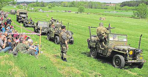 Účinkovat budou také členové airsoftu, připomíná Josef Velfl. Samotná připomínka bitvy začne hodinu po poledni.