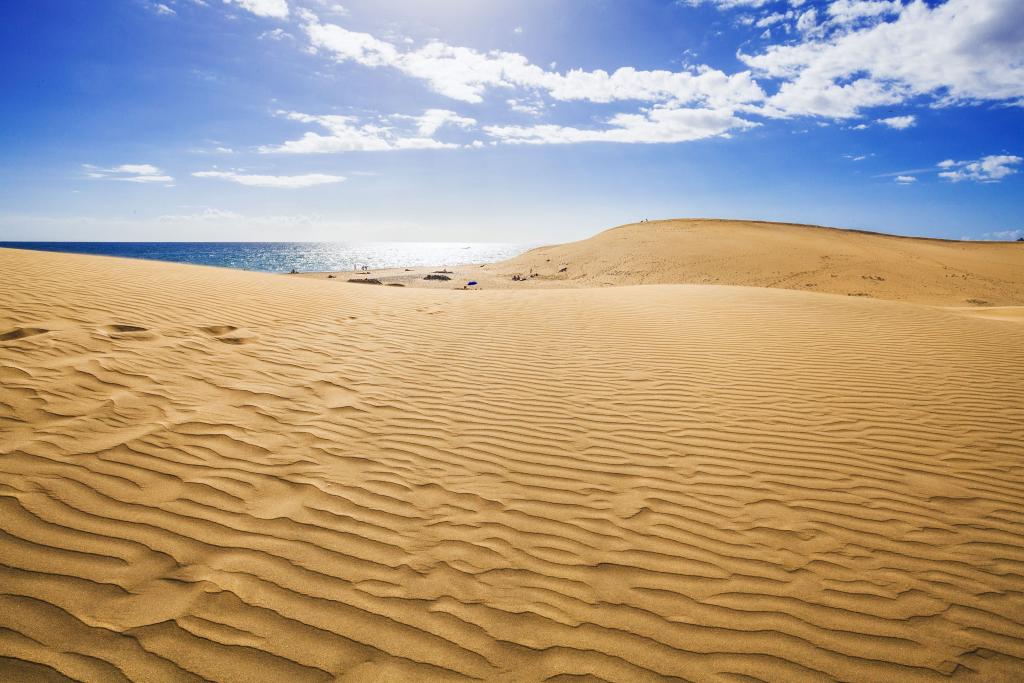 7. pláž Maspalomas, Kanárské ostrovy Kanárské ostrovy skupinka sedmi velkých a několika menších ostrůvků láká každoročně tisíce turistů z celého světa.