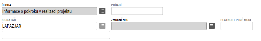 Tím se dostaneme na následující okno, kde můžeme zvolit, které role má náš uživatel mít.