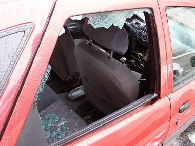 LEDEN - ÚNOR JIZERAN 1/2013 S t r á n k a 6 dařilo uhasit zhruba po hodině, nikdo nebyl zraněn. Škoda na objektu byla majitelem vyčíslena na 500.