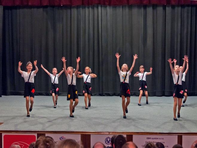 koncertě. Dne 27. května 2014 se konalo veřejné vystoupení žáků tanečního oboru.