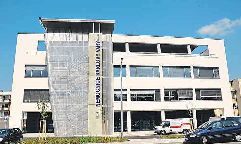 Karlovarsko 5. září 2014 3 Nemocnicedotace nedostane Kvůli hrozivým dluhům musí Karlovarský kraj pomáhat nemocnici. Její žádosti teď nemají šanci.
