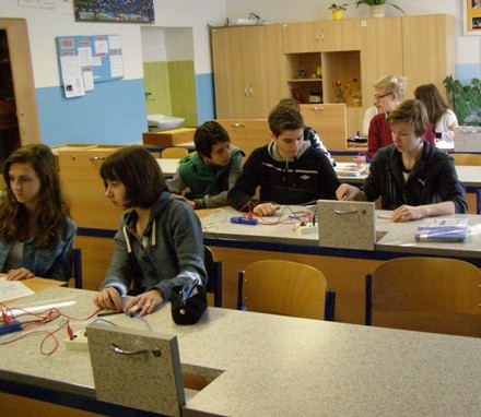 MANUÁL LABORATORNÍCH PRACÍ FYZIKA ZÁKLADNÍ ŠKOLA