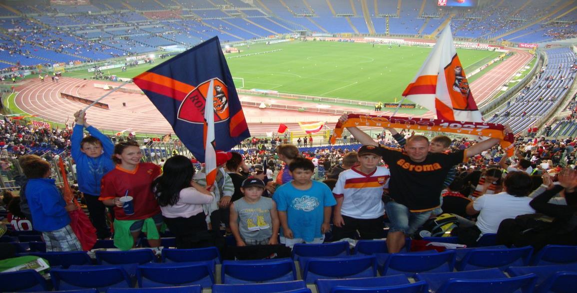 AS.Roma je italský fotbalový klub, jak jinak než z Říma :-D. Klub byl založen v roce 1927. Domácím stadionem je s kapacitou 73 480 diváků.